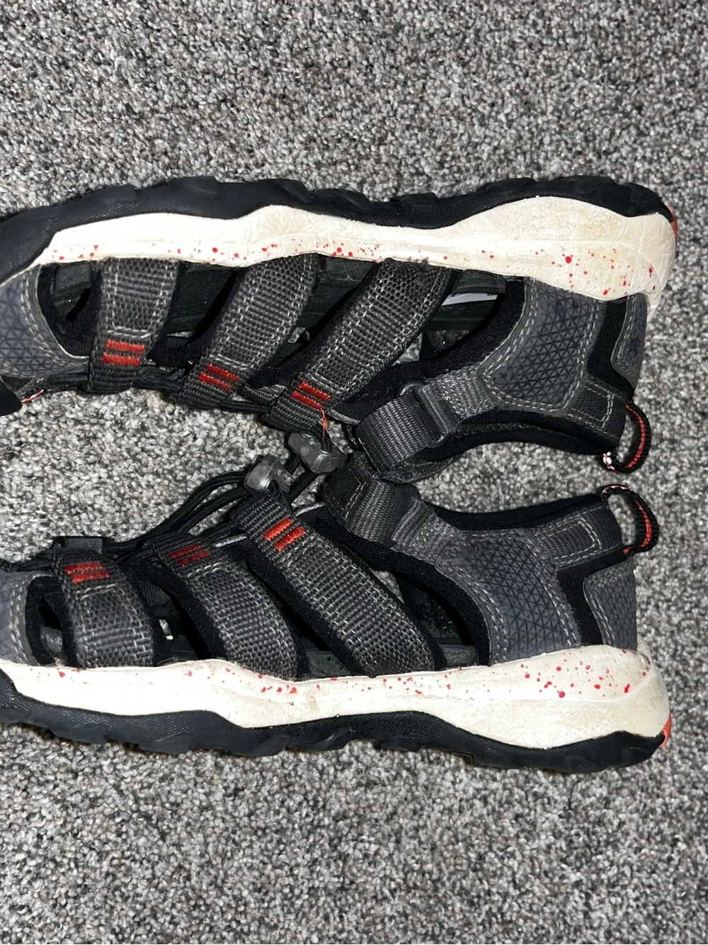 Keen 12c grey black sandals vguc
